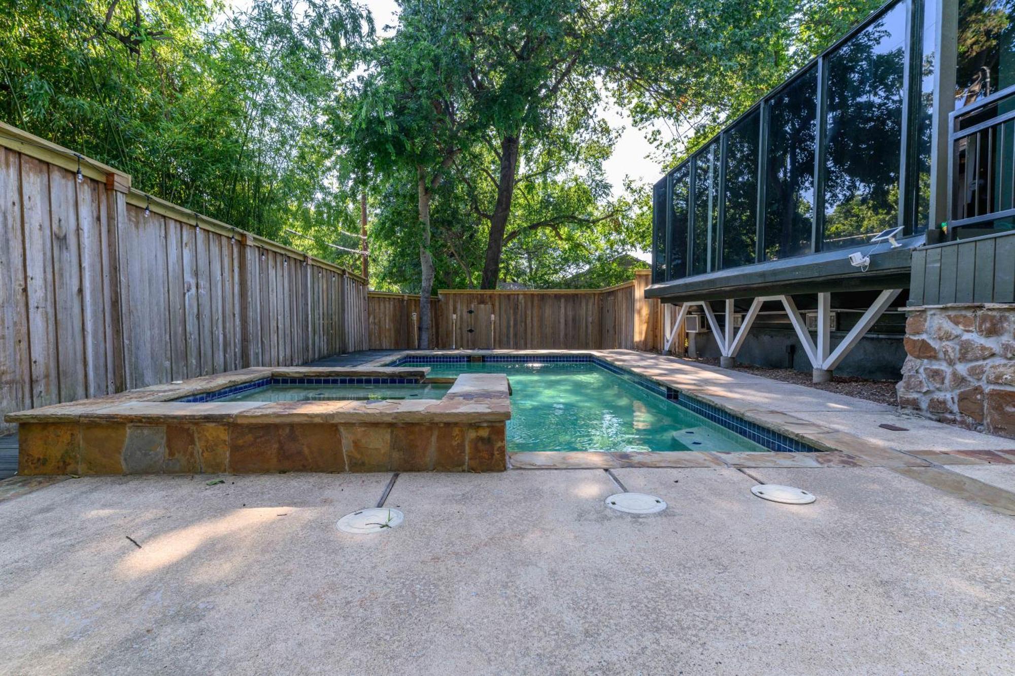 Kessler Park Getaway Villa Dallas Exterior photo